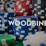 Les membres d'Unifor forment une ligne de piquetage au Casino Woodbine